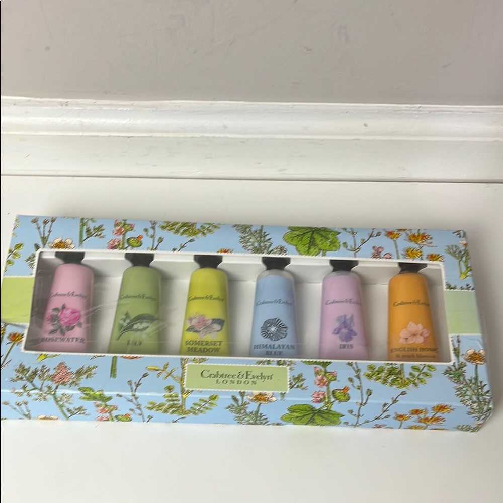 Crabtree & Evelyn hand therapy set of 6
